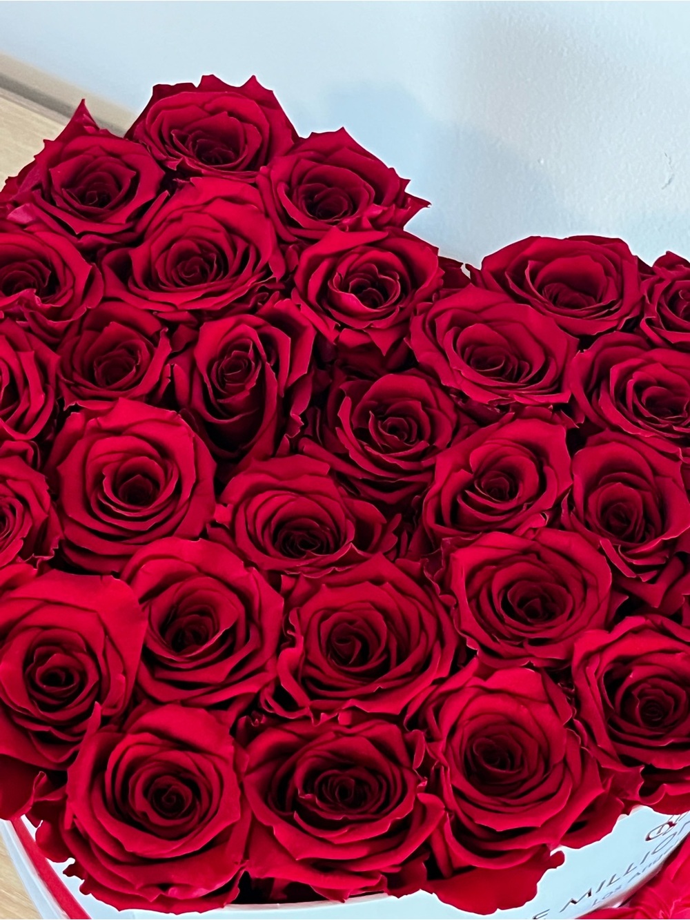 Red Heart Box - Luxurious Preserved Roses - Picture 3 of 6